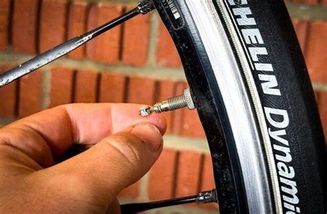 How To Use A Presta Valve Adapter [Step-by-step Guide & Video]