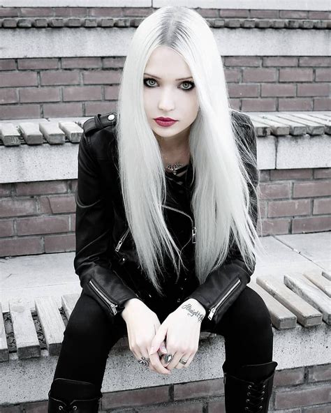 https://www.instagram.com/anydeath/ | Goth beauty, Gothic outfits, Hot ...