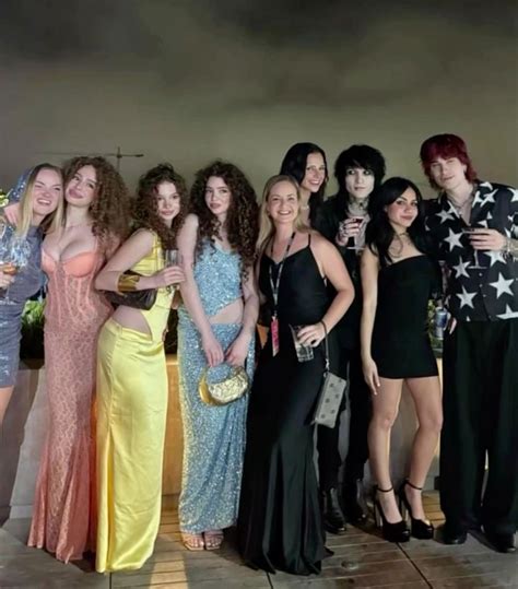 Best 13 Sunday and Demitra Kalogeras – Artofit