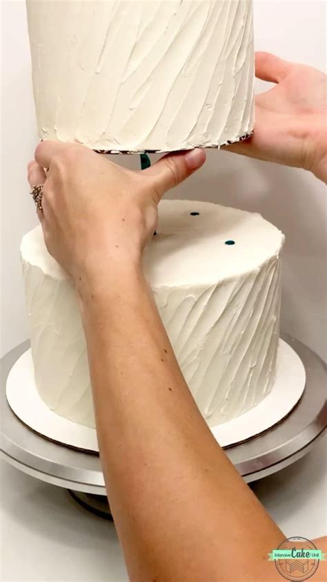 how to make a 2 tier cake