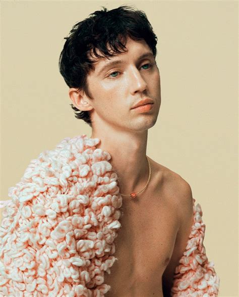 Troye Sivan Spills On How His Collaboration With Stray Kids' Hyunjin ...