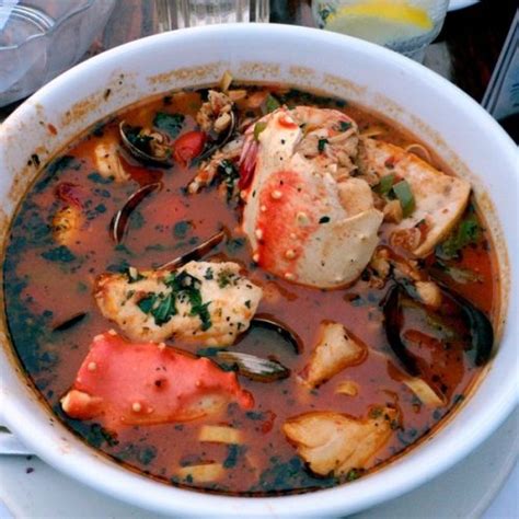 An Easy and Delicious Cioppino Recipe - Nonna Box