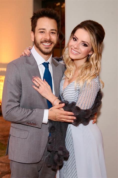 Aline Lima se casa com Rafael Longuine em Campinas; Sandy é madrinha