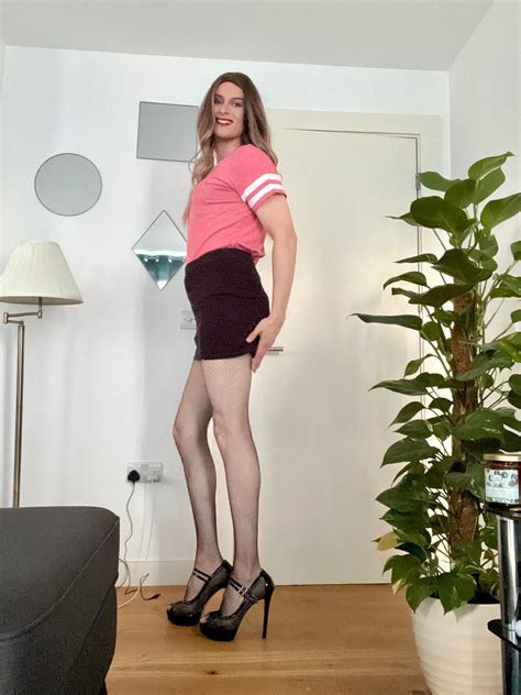 The high heel struggle ️ : r/TallCrossdressers