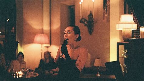Miley Cyrus - Flowers (Live from Chateau Marmont) - YouTube