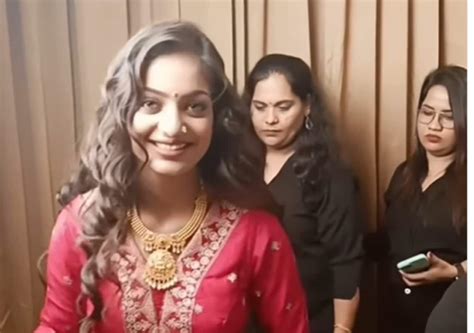 Maha Kumbh girl Monalisa beats Aishwarya Rai Jahnvi Kapoor Rasha ...