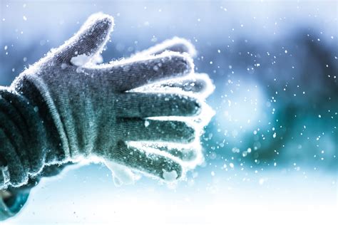 Frostbite Symptoms: Are You Putting Yourself at Risk? | Reader’s Digest