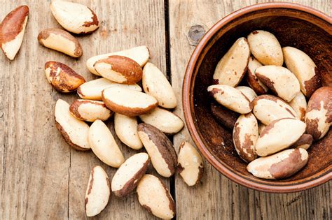 12 Types of Edible Nuts (With Pictures)
