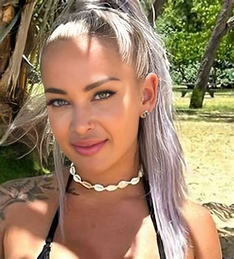 Hayley Davies (Actress) Age, Wiki, Bio, Husband, Boyfriend, Videos ...
