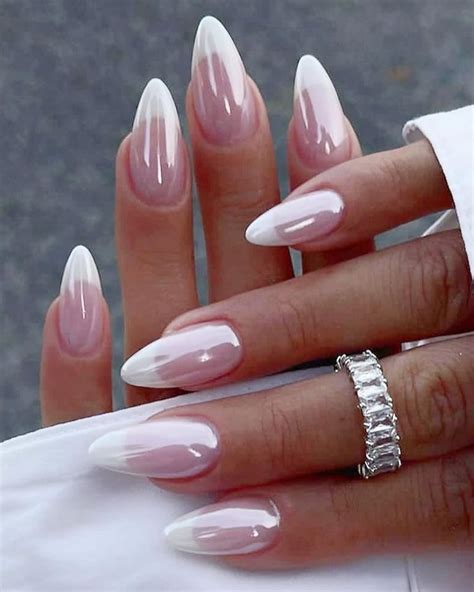 23 Classy Pearl Chrome Nail Ideas (2025) - DrExplains
