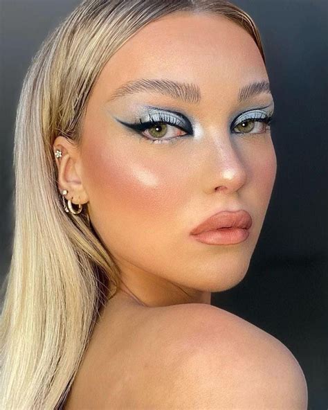 Pin by Милена on Макияж глаз | Eye makeup, Gorgeous makeup, Artistry makeup