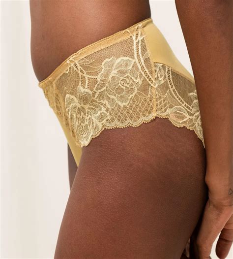 [NEU] im offiziellen Triumph® Online Shop