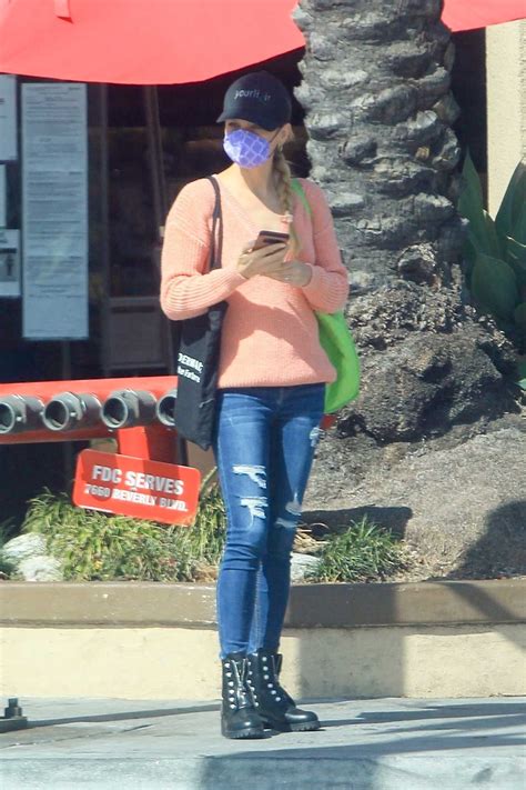 Collette Wolfe in a Black Cap Was Seen Out in West Hollywood – Celeb Donut