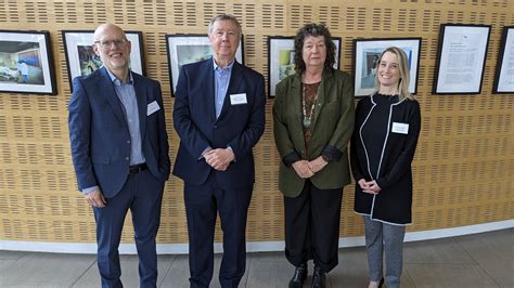 Vice-Chancellor visits Cardiff’s neuroscience and mental health thought
