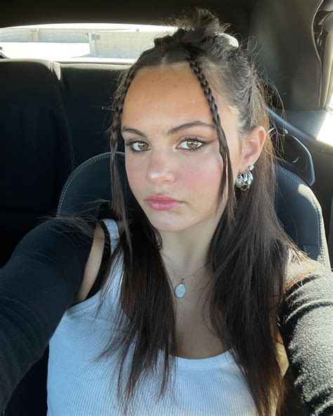 Sarabella Harris 02/05/2023 • CelebMafia