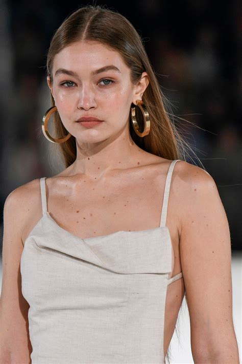 Gigi Hadid's new mum makeup routine includes an £8 foundation | Moda da