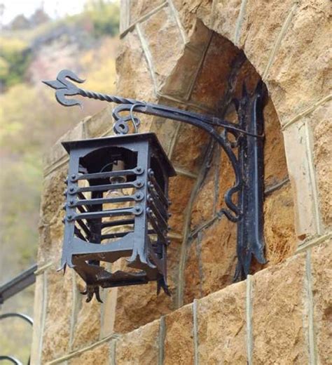 Кованые фонари: уличные (для сада) и для дома, подвесные, на забор ...
