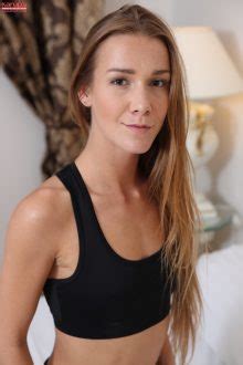 Alexis Crystal 22 - Wallpics.Net - Wallpapers, Photos, Pictures