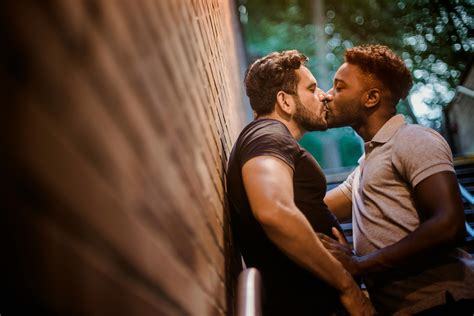 50.000+ melhores imagens de Homens Se Beijando · Download 100% grátis