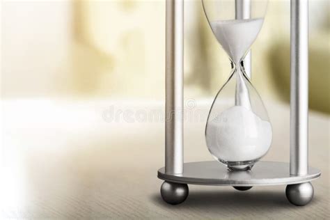 Hourglass stock foto. Image of uurglas, donker, kristal - 114577618