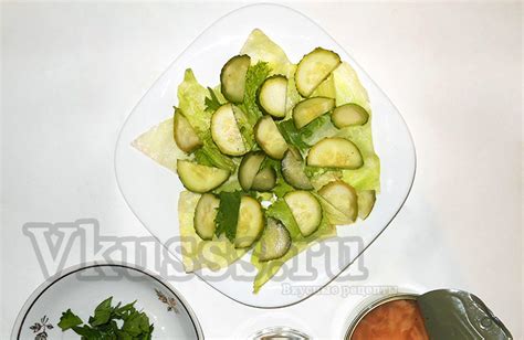 Салат из тунца консервированного (рецепт классический)