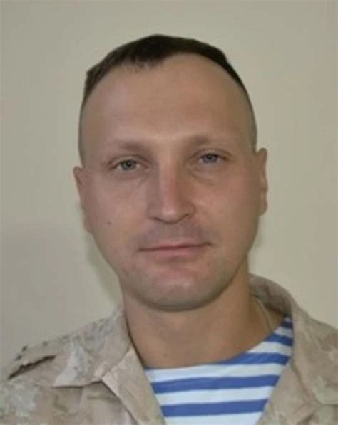 Командир роты капитан Александр Гультяев выполнял задачи по организации ...