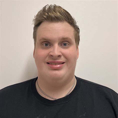 Analysts explain what makes the style of brian rowe goalkeeper unique 7