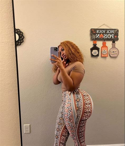 AKINYEMI | Plutoski... @dimplehaily . . .. She's : @ nunewb