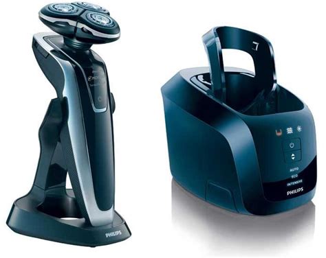 Philips Norelco SensoTouch 3D Electric Razor with Jet Clean System ...