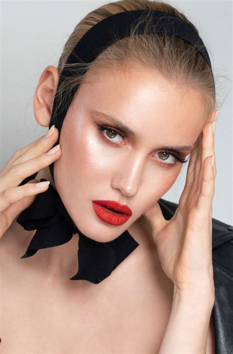 Anna Zotova | MC2 Model Management