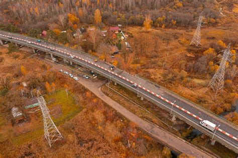В Смоленске на мосту через Ольшанку переключили рабочее движение с ...