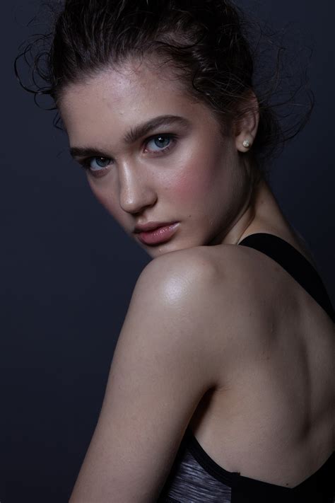 Tatiana Navarro - Tratamento de Imagens e Arte Digital | São José do