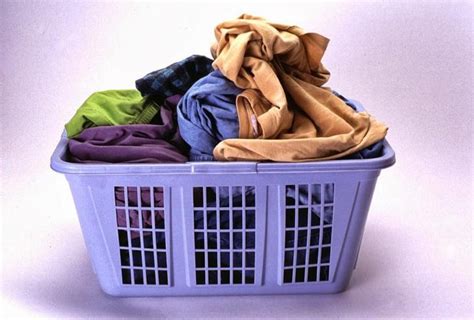 Как отстирать старые пятна на одежде Doing Laundry, Laundry Hacks ...