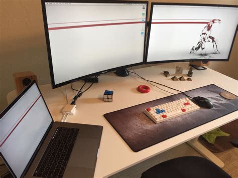 Curved Monitor