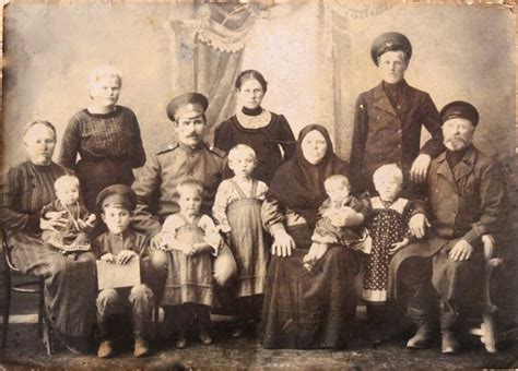 Фото "Семья семиреченского казака (старшего урядника) из Софийской ...