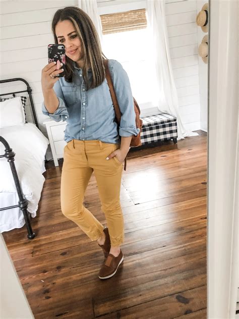 Stylish Pairings: What To Wear With Mustard Yellow Pants | ShunVogue