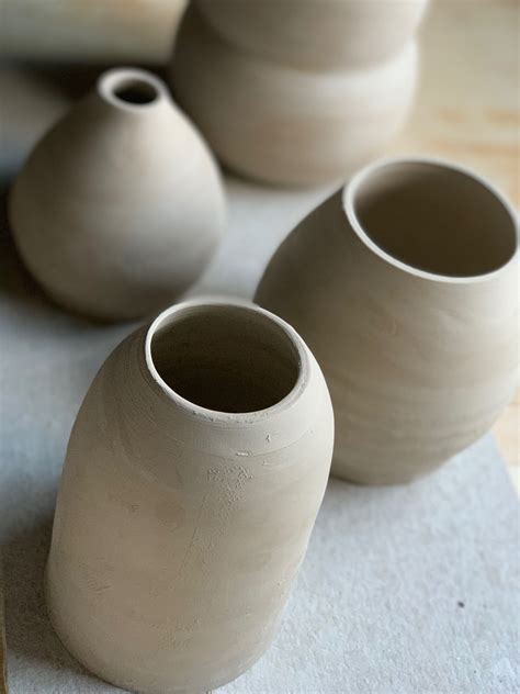 raw pottery | Pottery handbuilding, Ceramics ideas pottery, Pottery videos