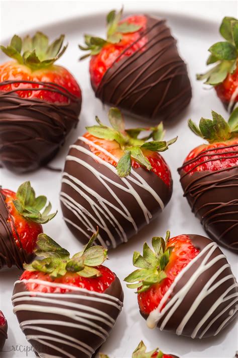 Easy Chocolate Covered Strawberries - The Recipe Rebel