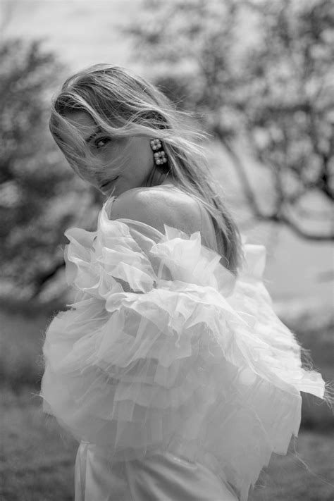 Wedding b/w : r/malloryedens