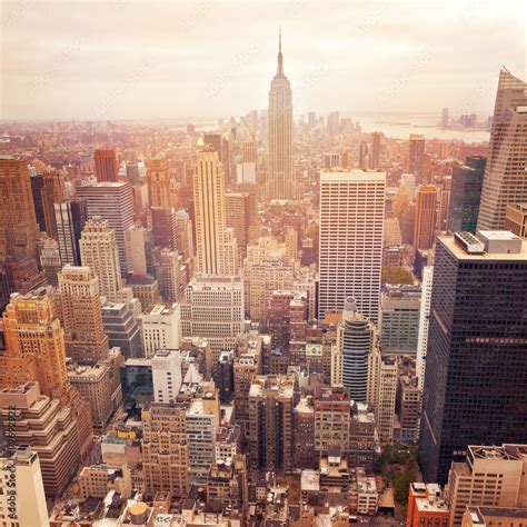 foto de  york city skyline  retro filter effect usa  stock