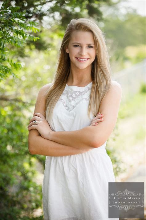 Another gorgeous portrait of a blonde high school senior from her ...