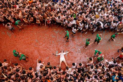 Photos: Scenes from Spain's La Tomatina festival — the ultimate food fight