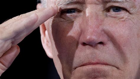 Джо Байден выдвинул свою кандидатуру на президентские выборы в США 2024 ...