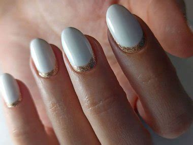 Золотистый маникюр: 20 стильных идей