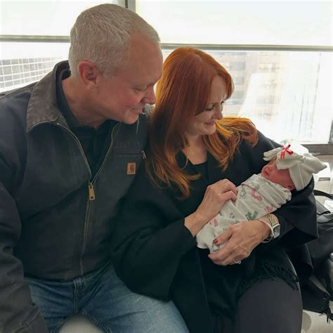 Ree Drummond Checked for Houses Across from Alex After Grandchild's Birth