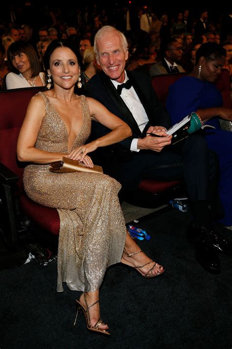 Julia Louis-Dreyfus's feet