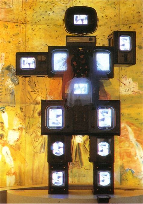 Videokunst. Nam June Paik. Bewegende beelden. Meerdere schermen ...