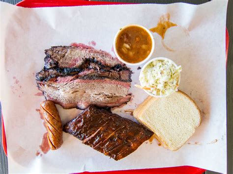 Tinseltown's barbecue may not rival Texas' yet, but scene shows promise
