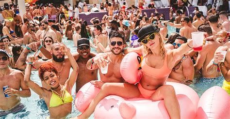 19 Best Adult Only Pools in Las Vegas in 2023 [with Prices]
