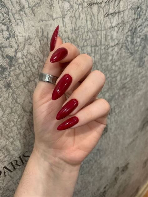Маникюр in 2024 | Neutral nails, Glow nails, Stylish nails